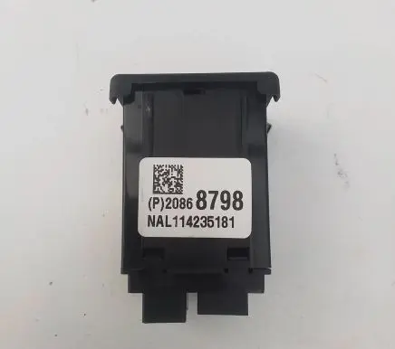 Opel Zafira C USB socket connector 20868798 114235181
