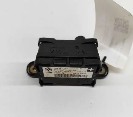 Volkswagen Touareg II Acceleration sensor 10170106593 7P0907652