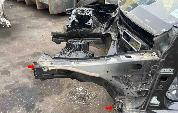 Mercedes-Benz EQC Front quarter panel 
