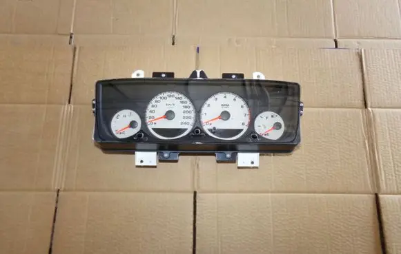 Chrysler Neon II Speedometer (instrument cluster) P04793523AI
