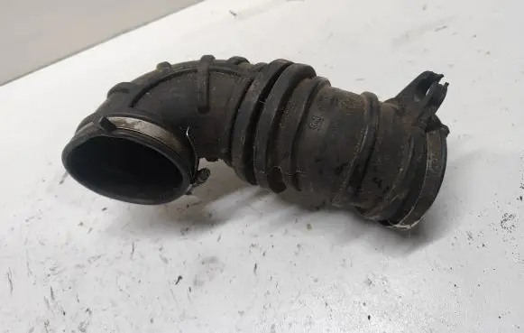Opel Vectra B Air intake hose/pipe 9041167696