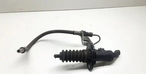 BMW 1 F20 F21 Clutch master cylinder 6795711 21526795711