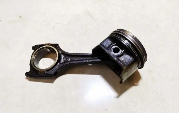 Opel Tigra A Piston with connecting rod