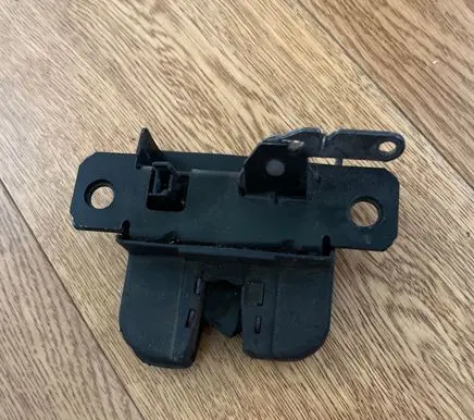 Volkswagen Caddy Loading door lock 2K0827505