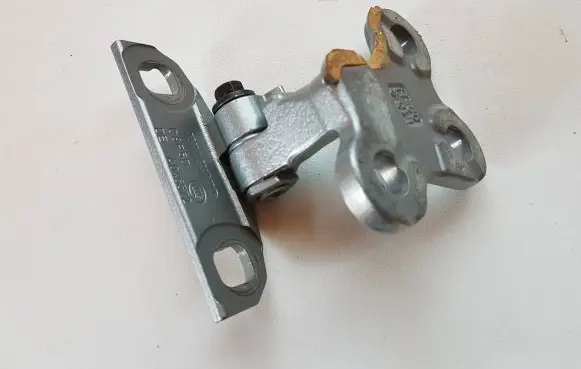 Volvo S60 Front door lower hinge 31218514