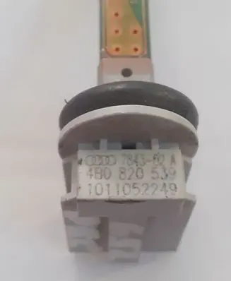 Volkswagen PASSAT B6 Oil temperature sensor 4B0820539