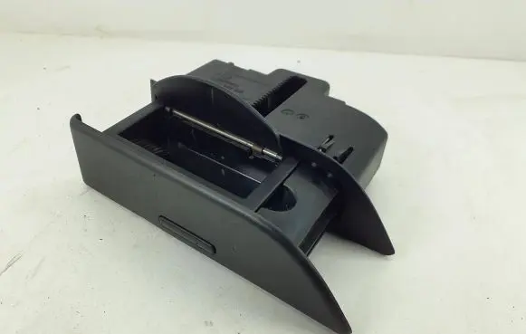 Volkswagen PASSAT B6 Car ashtray 3C4857302