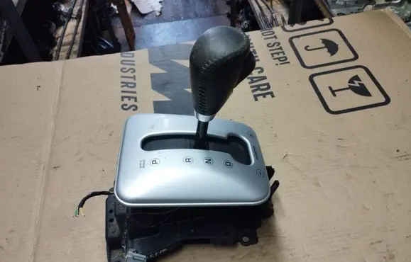 Chrysler Pacifica Gear shifter/selector