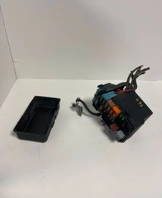 Renault Espace IV Fuse module 8200623202 0000100005 82006232027