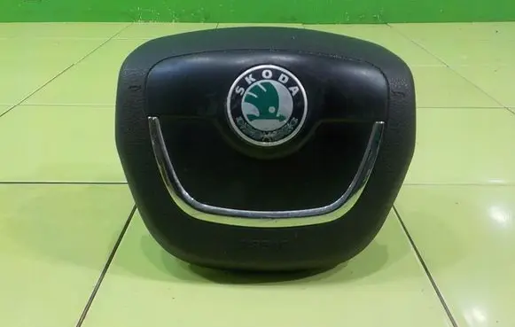 Skoda Octavia Mk2 (1Z) Steering wheel airbag 1Z0880201AH