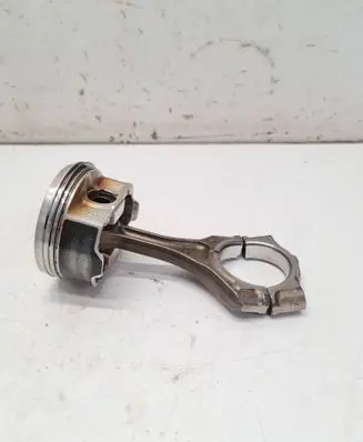 Subaru Outback (BS) Piston with connecting rod D7VW