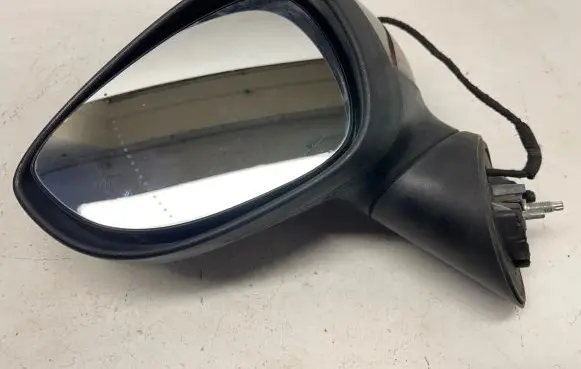 Ford Fiesta Wing mirror glass E8024704