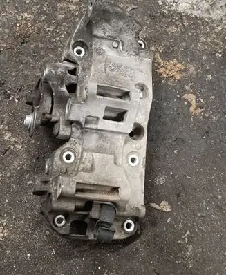 BMW X5 F15 Generator/alternator bracket 1116850686306 11168506863 8506863
