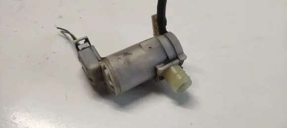 Nissan X-Trail T30 Windscreen/windshield washer pump 2224624A 48P2