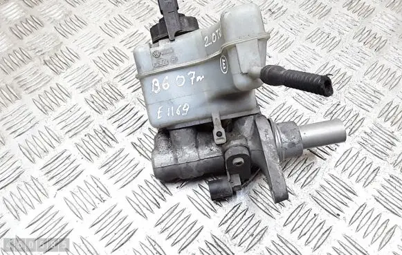 Master brake cylinder