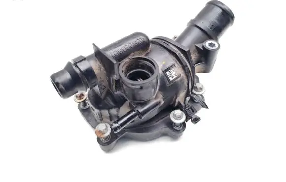 Mercedes-Benz A W176 Thermostat/thermostat housing A2822030175