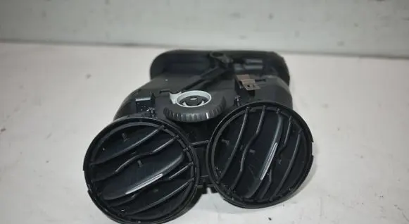 Volkswagen Tiguan Dash center air vent grill 5M0819061
