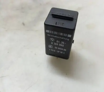 BMW 5 E39 Other relay 8365960 6135 05065000