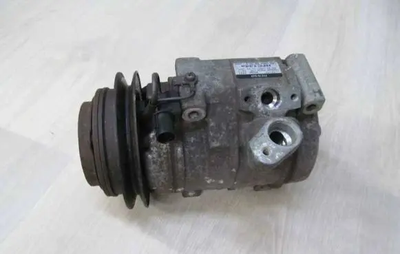 Mitsubishi Pajero Air conditioning (A/C) compressor (pump) 447220-3993 21952