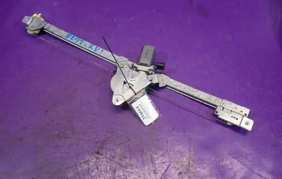 Nissan Primastar Front door window regulator with motor