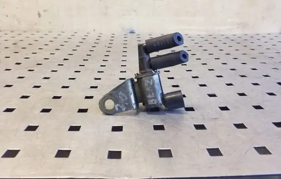 Subaru Legacy Turbo solenoid valve K5T81872