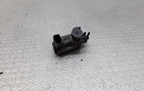 Audi A8 S8 D3 4E Turbo solenoid valve 059906628A