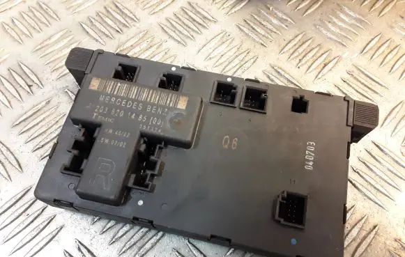 Mercedes-Benz C W203 Door control unit/module 2038201485 A2038201485