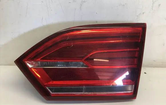 Volkswagen Jetta VI Tailgate rear/tail lights