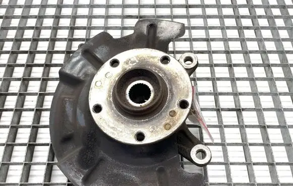 Suzuki Vitara (LY) Front wheel hub spindle knuckle