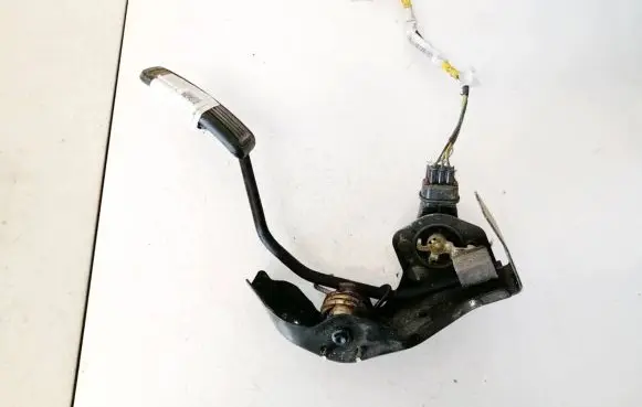 Toyota Avensis T250 Accelerator throttle pedal