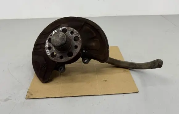 Mercedes-Benz CLS C219 Front wheel hub spindle knuckle 2115452440