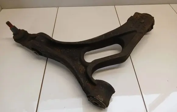 Volkswagen Touareg I Front lower control arm/wishbone 7L0407153E