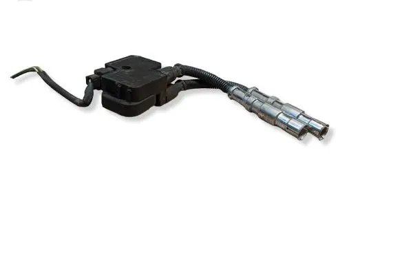 Mercedes-Benz E W210 High voltage ignition coil A001587303 0221503012