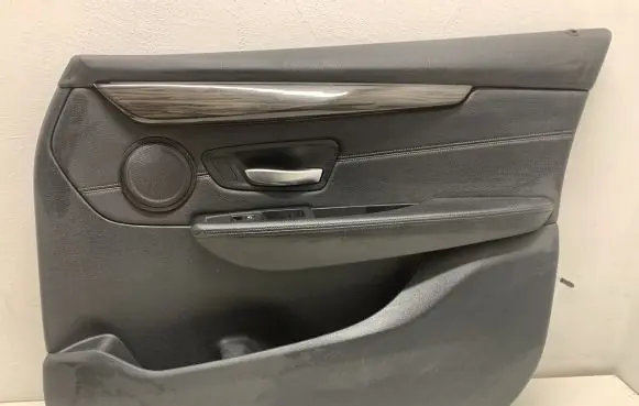BMW 2 F46 Front door card panel trim 1609985 357914