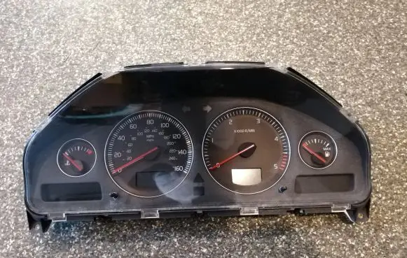 Volvo XC90 Speedometer (instrument cluster) 30746111