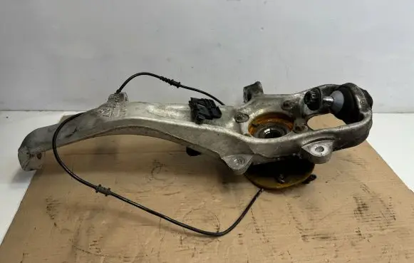 Mercedes-Benz GLE (W166 - C292) Front wheel hub A16609