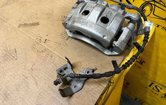 Ford Bronco Front brake caliper 2B294 MB3C-2078-ED MB3C2078ED