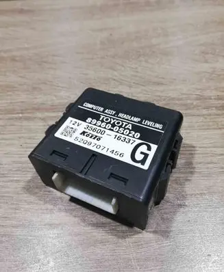 Toyota Avensis T250 Light module LCM 8996005020 3560016337