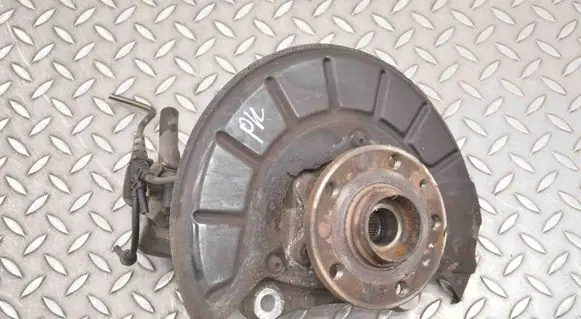 Front wheel hub
