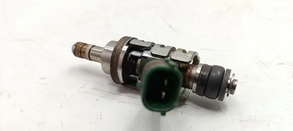 Lexus IS 220D-250-350 Fuel injector 2325031020