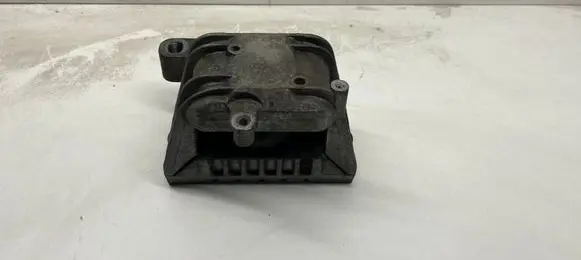 Volkswagen PASSAT B6 Engine mount bracket 1K0199262