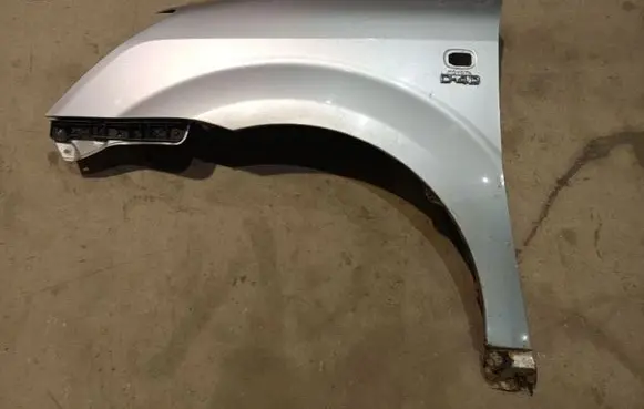 Toyota Corolla Verso AR10 Fender