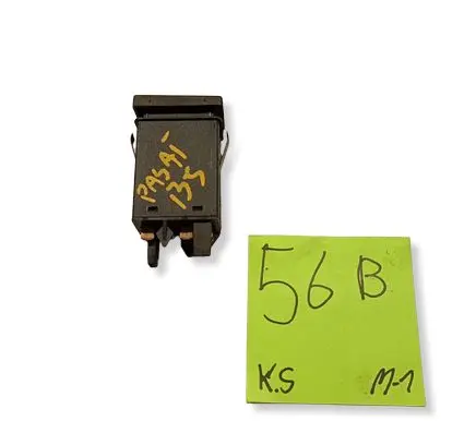 Volkswagen PASSAT B5 Hazard light switch 3B0953235C