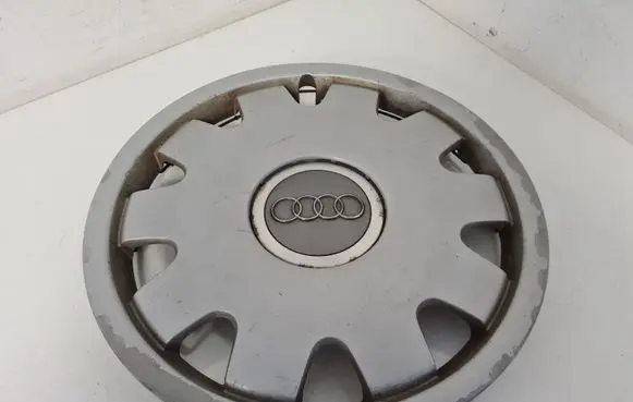 Audi A6 S6 C5 4B R16 wheel hub/cap/trim 4B0601147