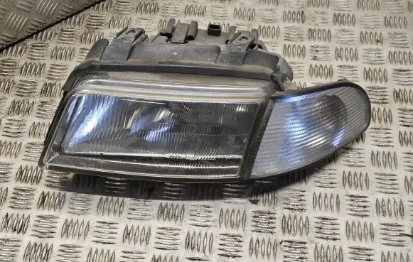 Audi A4 S4 B5 8D Headlight/headlamp 1307022194 1305235256