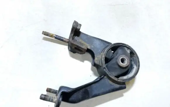 Toyota Avensis T250 Engine mount bracket