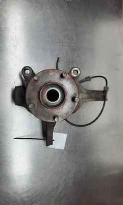 Nissan Qashqai Front wheel hub spindle knuckle