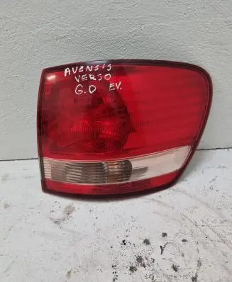 Toyota Avensis Verso Rear/tail lights
