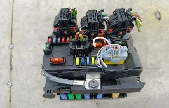 Citroen C3 Picasso BSM Control unit 