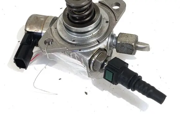Renault Megane III Fuel injection high pressure pump 166304016R